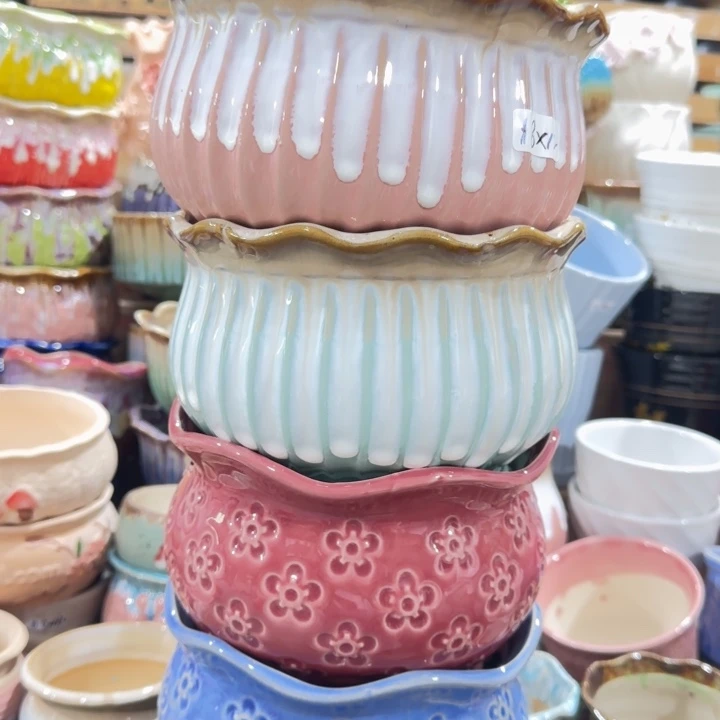 凑9块包邮，有孔，陶瓷花盆