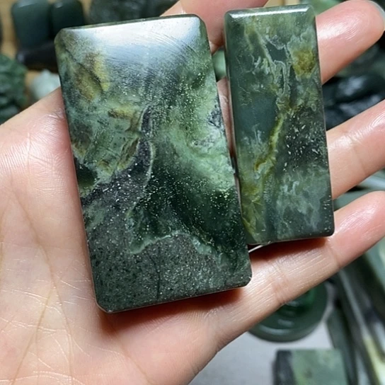 和田玉（糖玉）未镶嵌珠宝半成品L****n