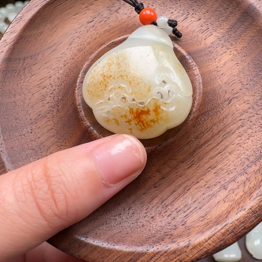 和田玉（子料）未镶嵌颈饰籽料香囊