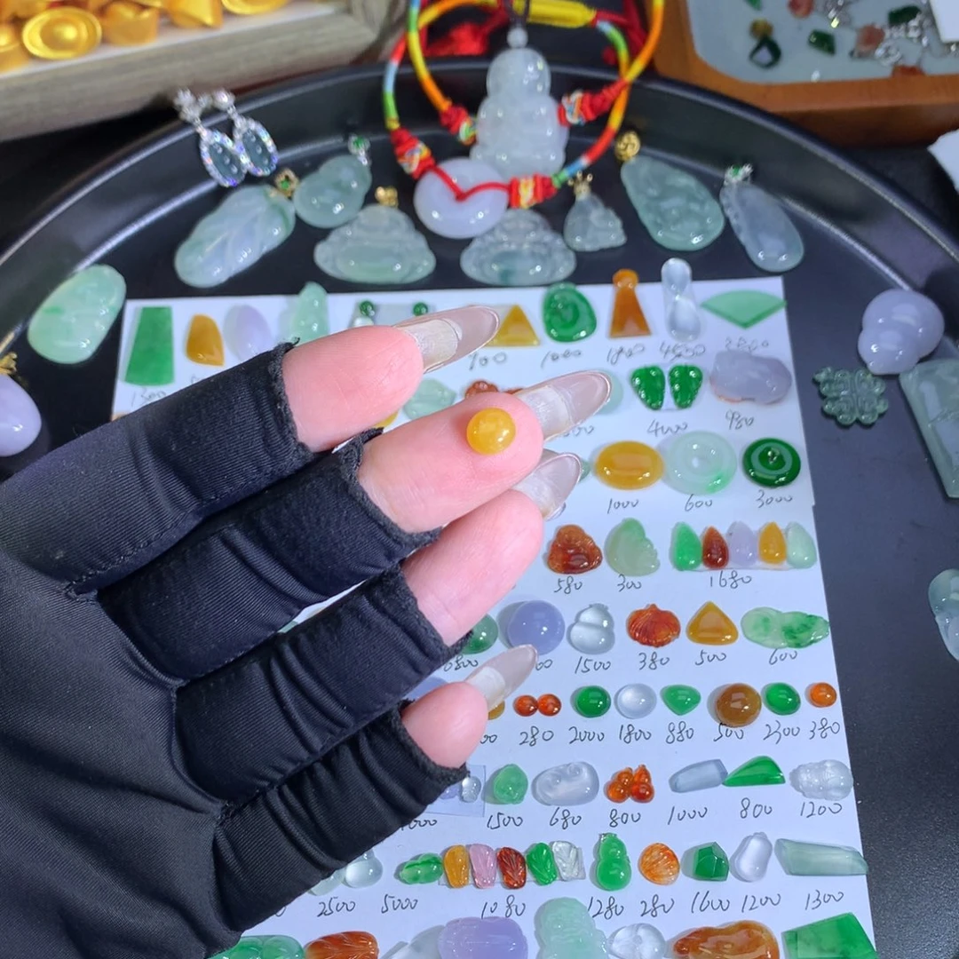 翡翠未镶嵌吊坠(不含链)黄蛋