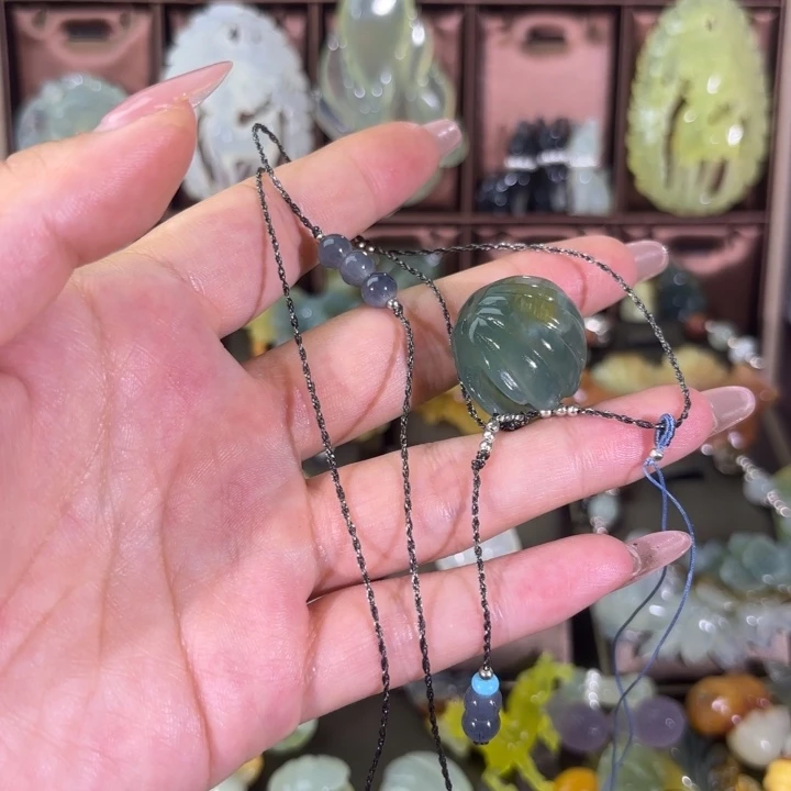 蛇纹石玉合金颈饰米*