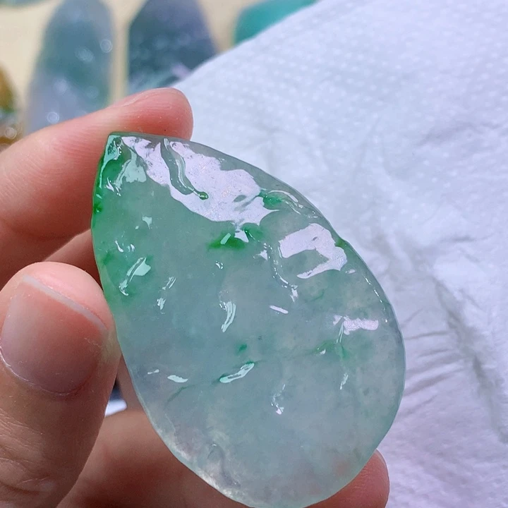 翡翠未镶嵌吊坠(不含链) 2882