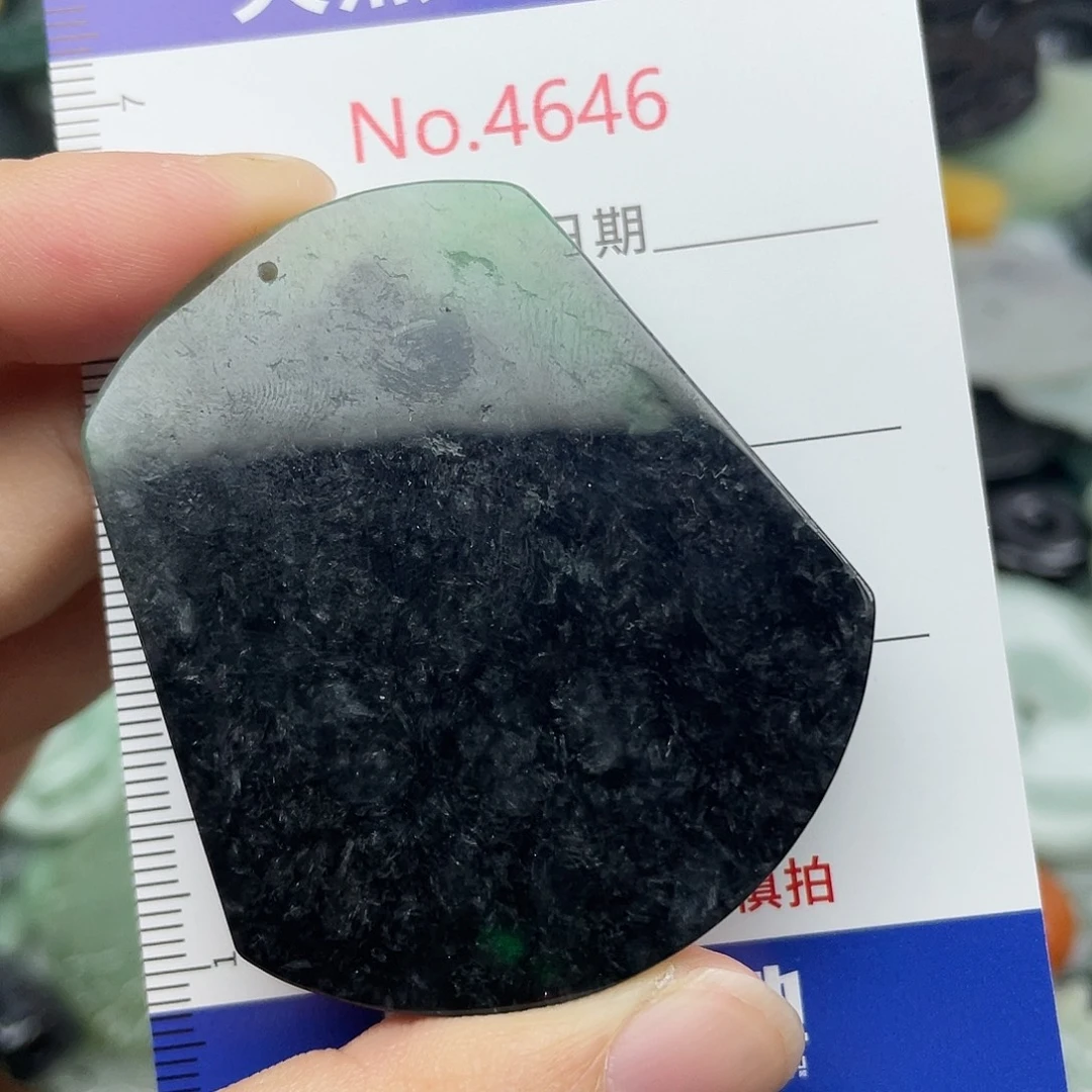 翡翠未镶嵌挂件4546