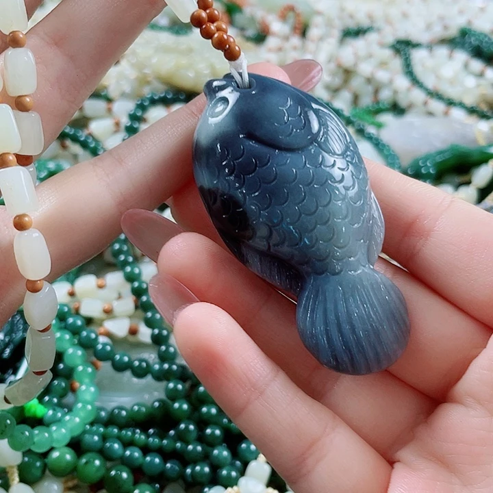 颈饰未镶嵌和田玉