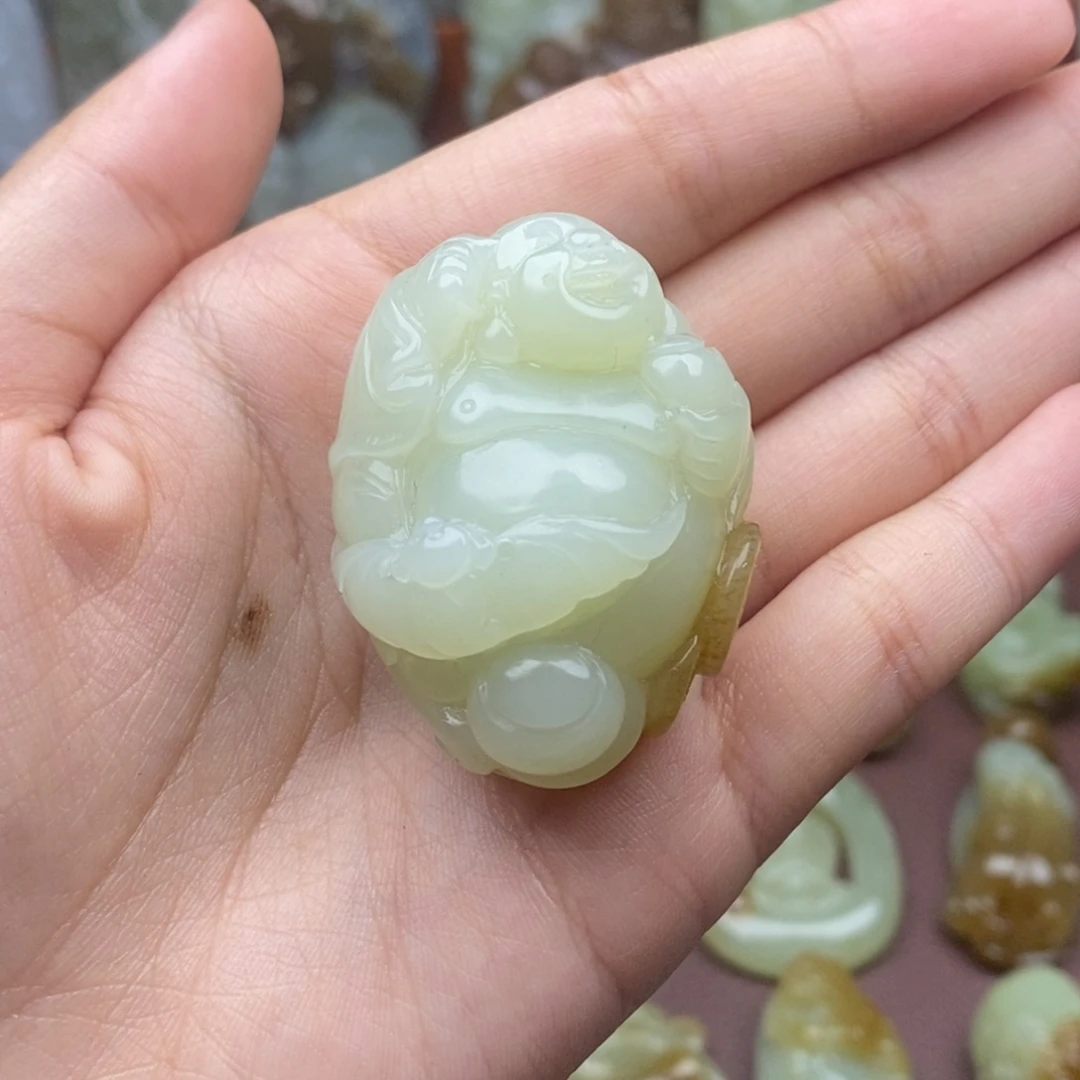 和田玉未镶嵌颈饰三**友