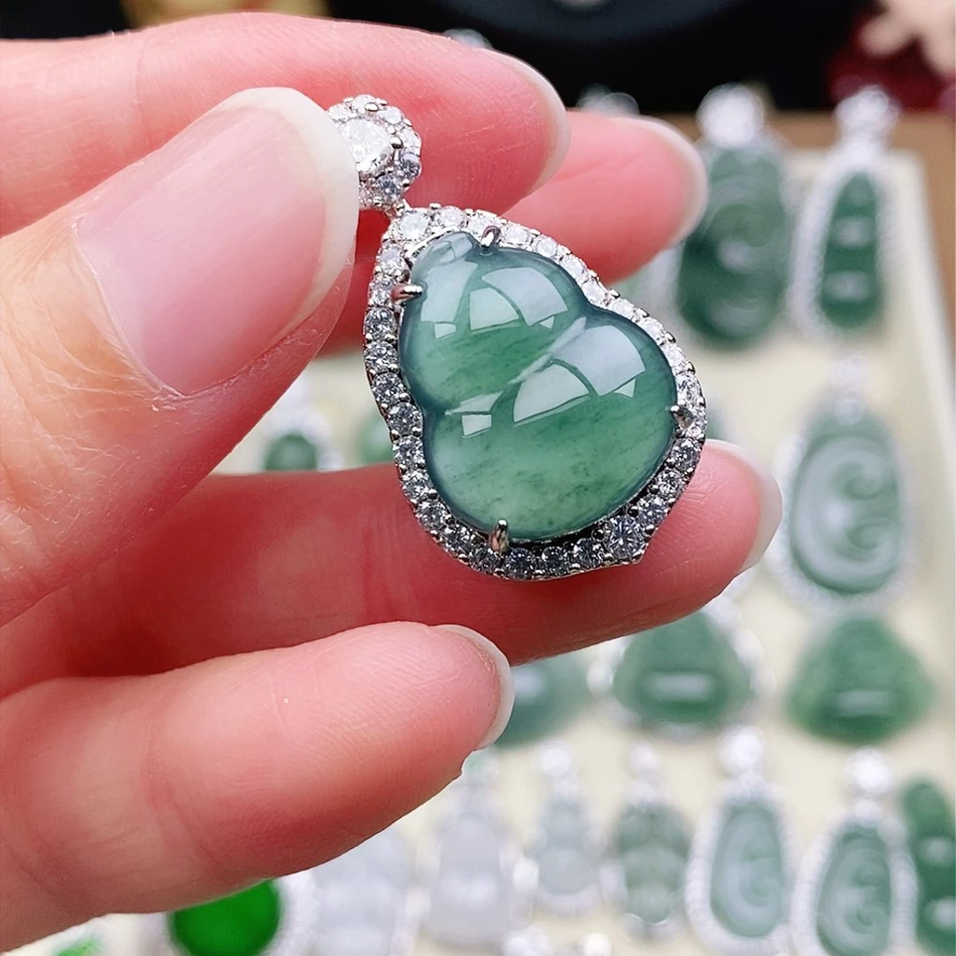 颈饰未镶嵌翡翠吊坠