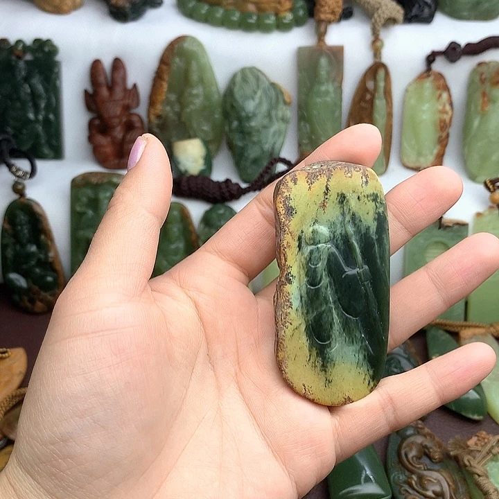 岫岩河磨玉（透闪石质玉）未镶嵌摆件