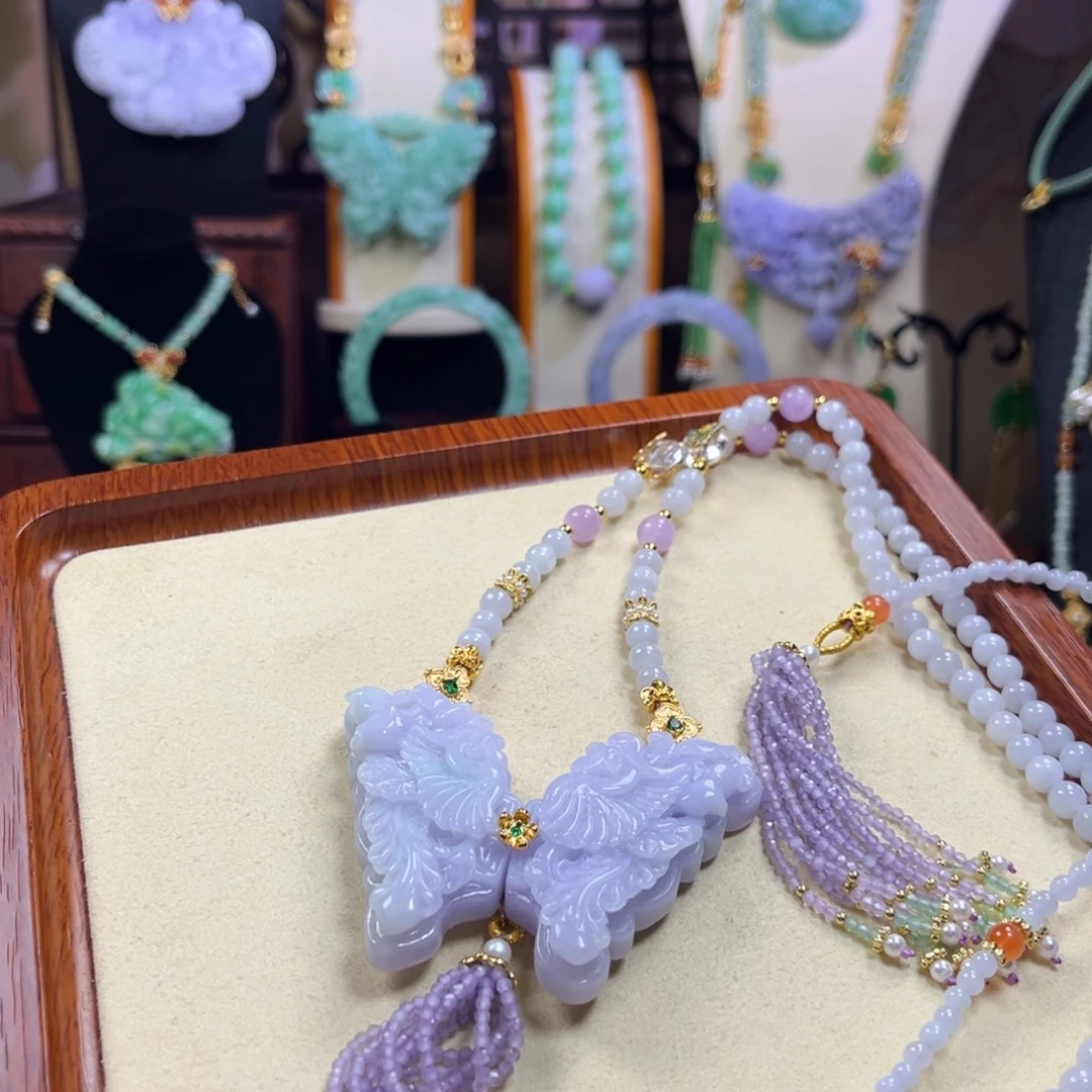 翡翠未镶嵌吊坠(赠链)紫翡蝴蝶