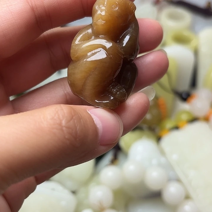 和田玉（糖玉）未镶嵌车挂