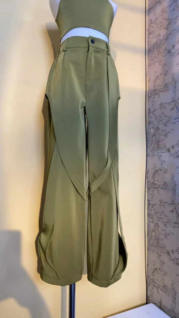 军绿色设计感长裤潮服多巴胺潮服模特走秀潮服时尚宽松阔腿