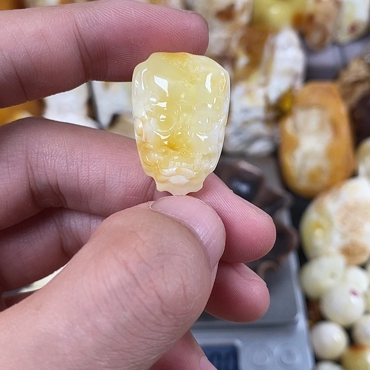 未镶嵌琥珀裸石我