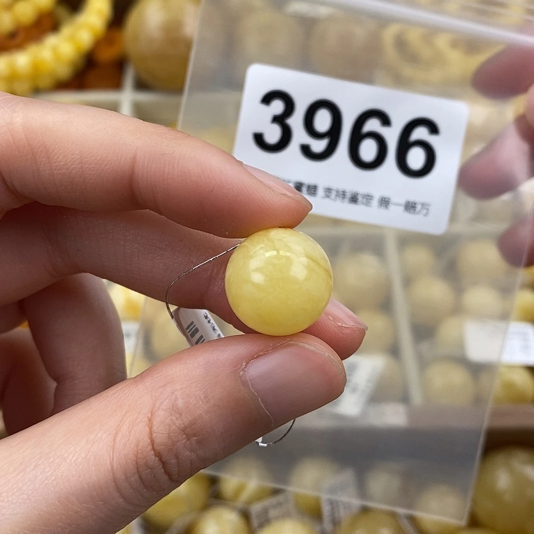 蜜蜡未镶嵌珠宝奇石15