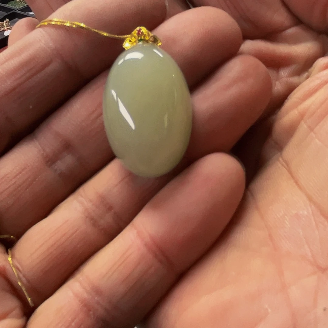 和田玉且末钢板料蛋面吊坠多样性发一未镶嵌用****8