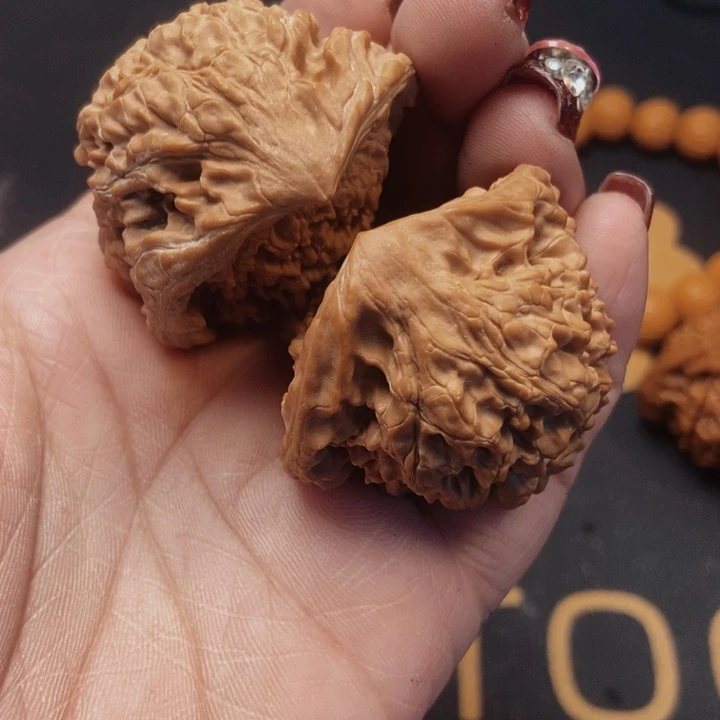 文玩核桃吊坠蛇头