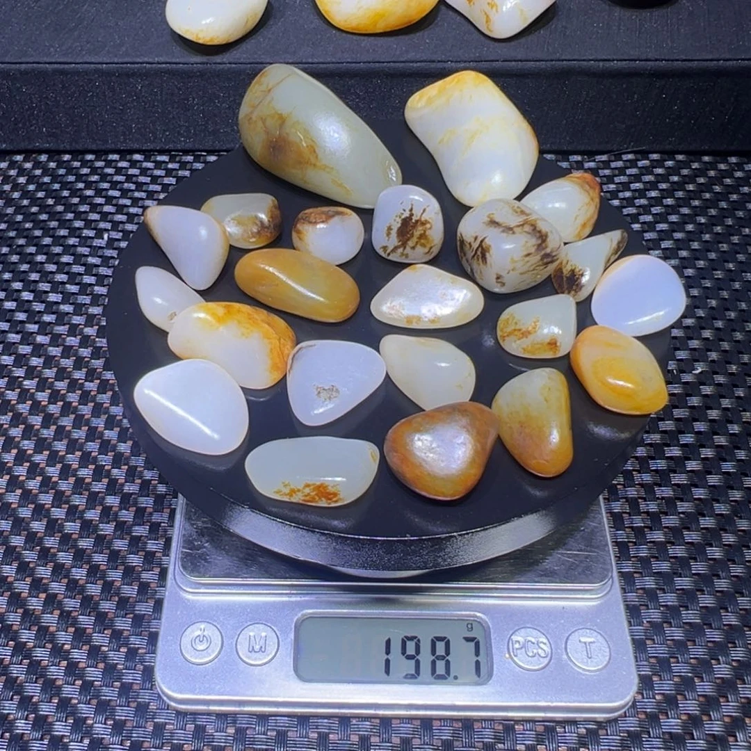 和田玉（子料）未镶嵌吊坠(不含链)198克