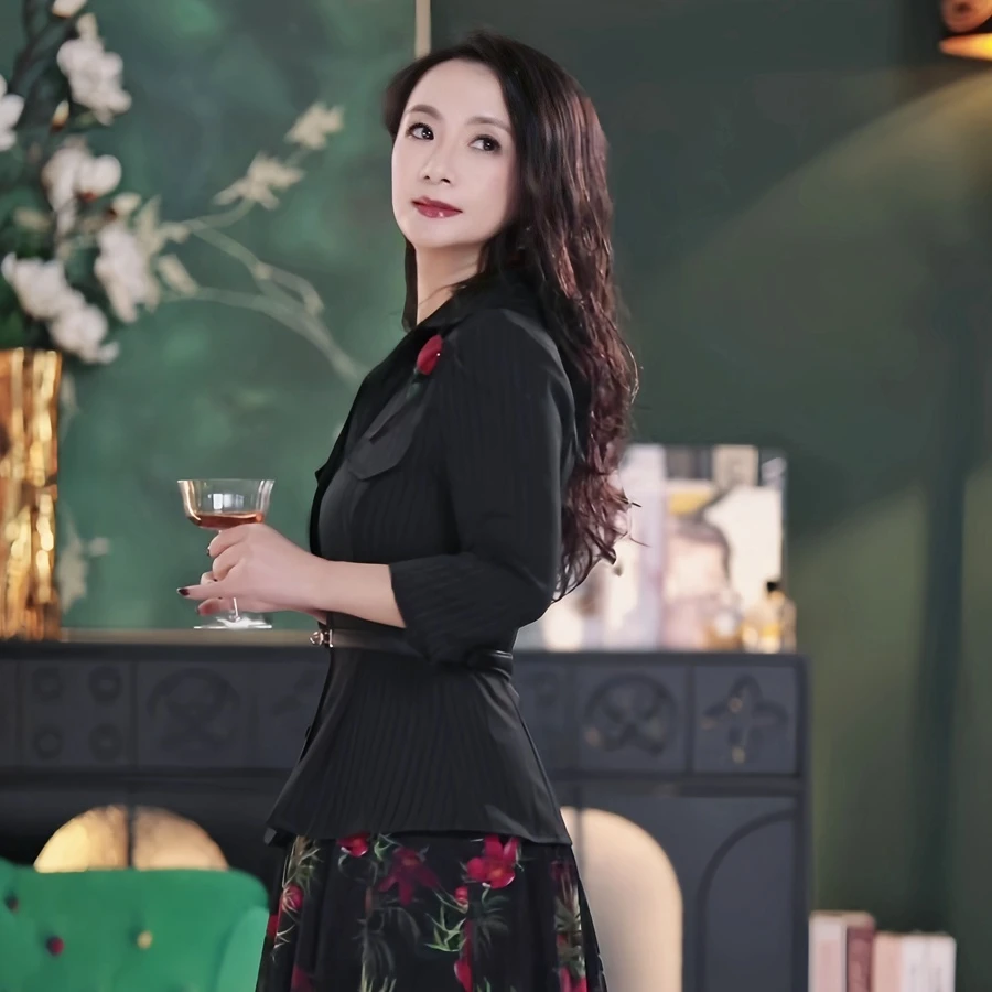 【月亮山川】黑色条纹立V领弹力收腰西装衬衫 女王所爱
