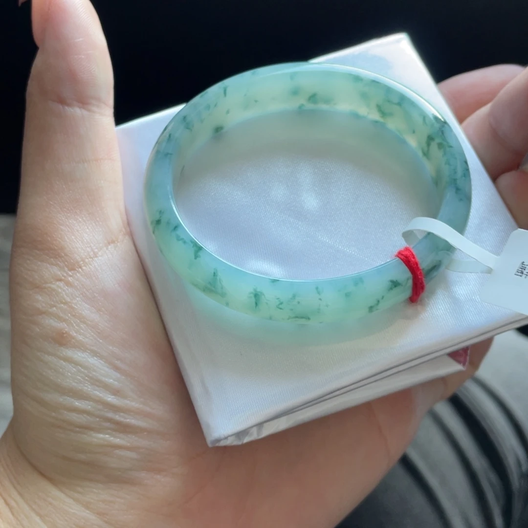 翡翠未镶嵌手镯三天鉴赏贵妃