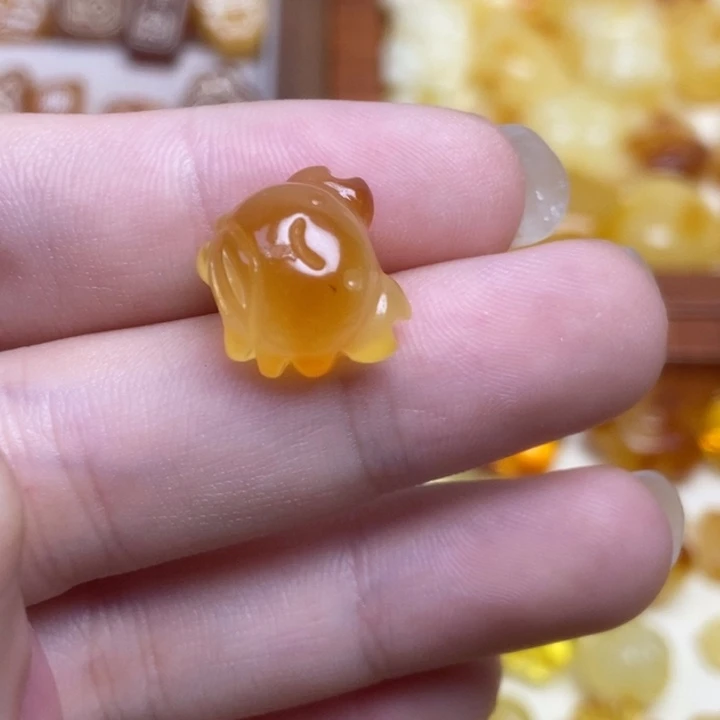 橄榄核吊坠小螃蟹