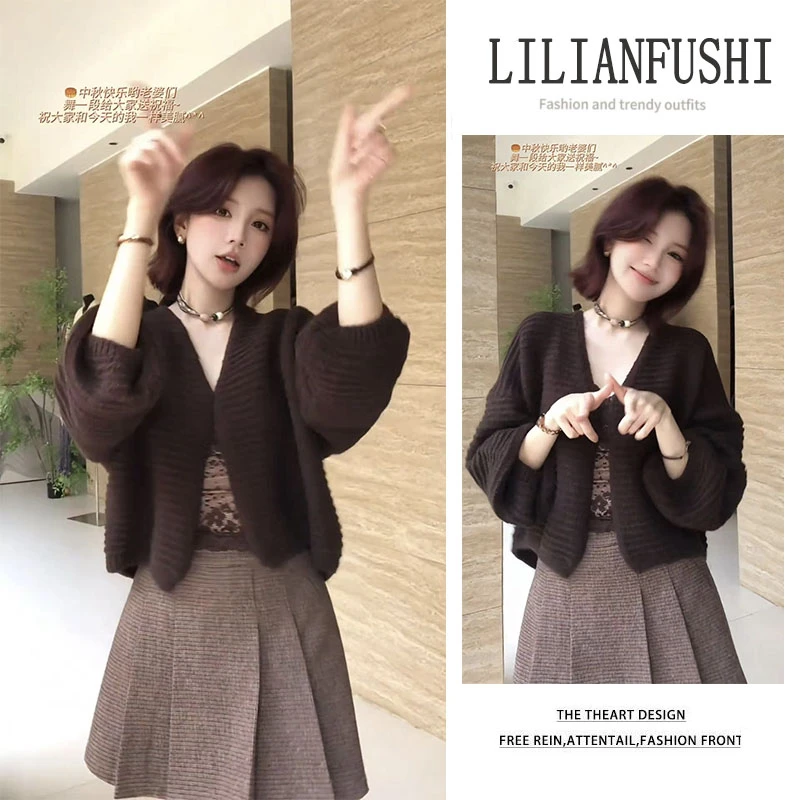 今年流行套装2025新款宽松短款长袖针织开衫显瘦百褶短裙两件套女