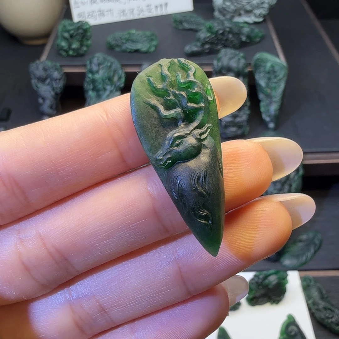定制翡翠未镶嵌挂件