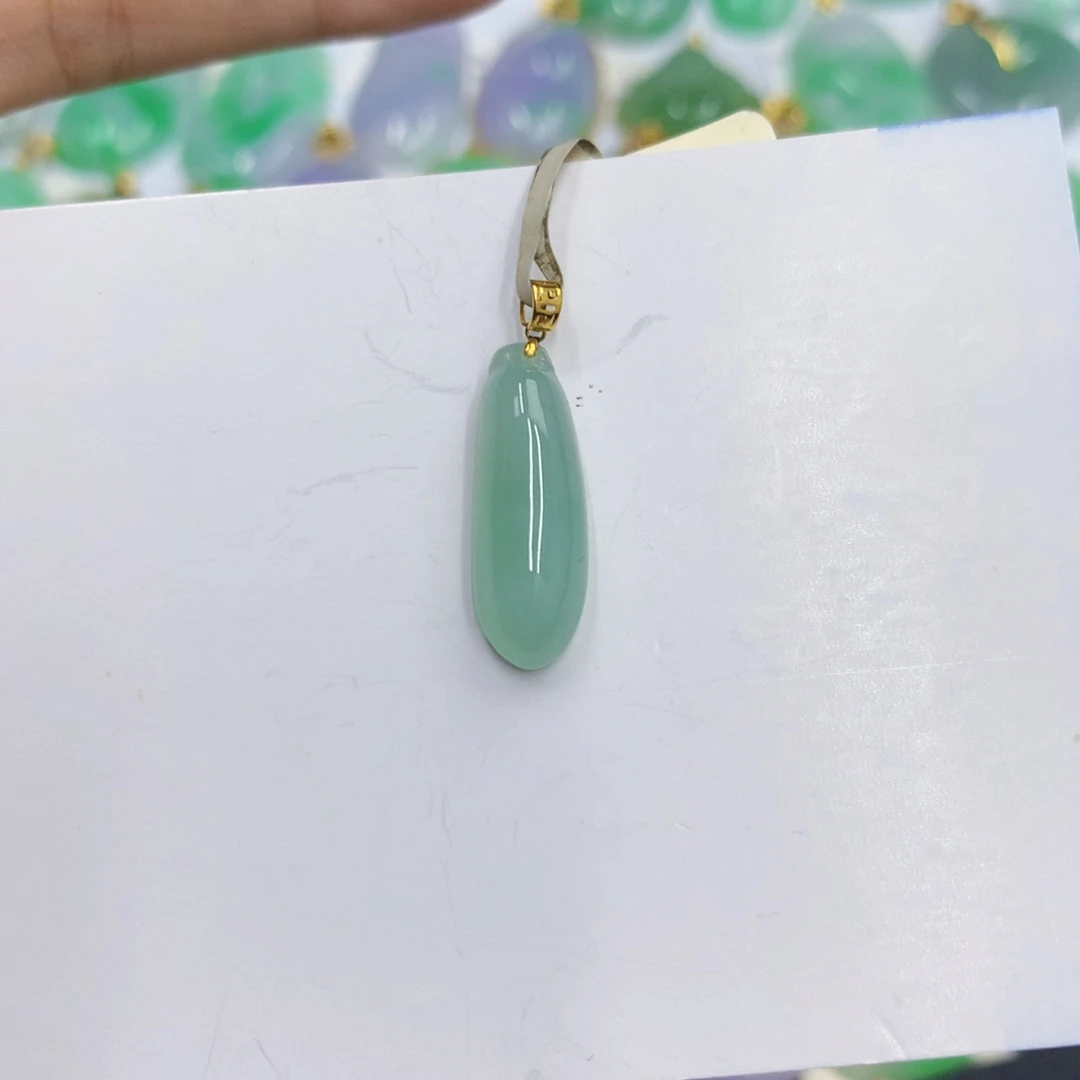 翡翠18K金镶嵌颈饰翡翠