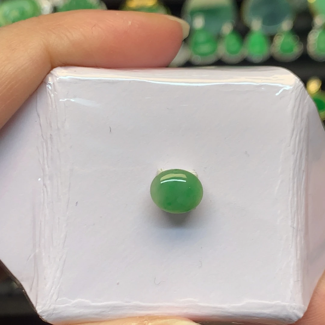 翡翠未镶嵌颈饰有纹裂