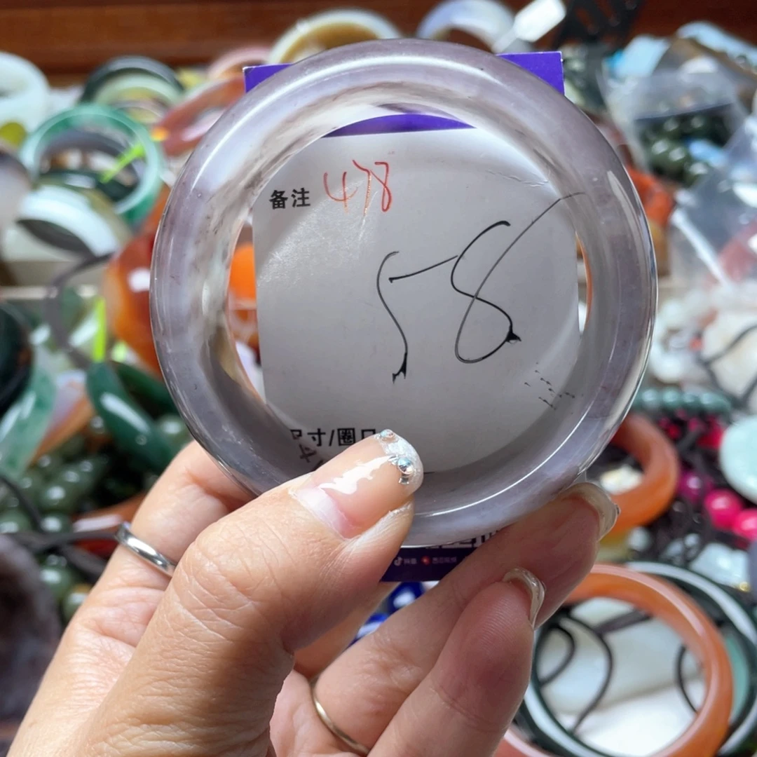 未镶嵌手镯石英岩玉