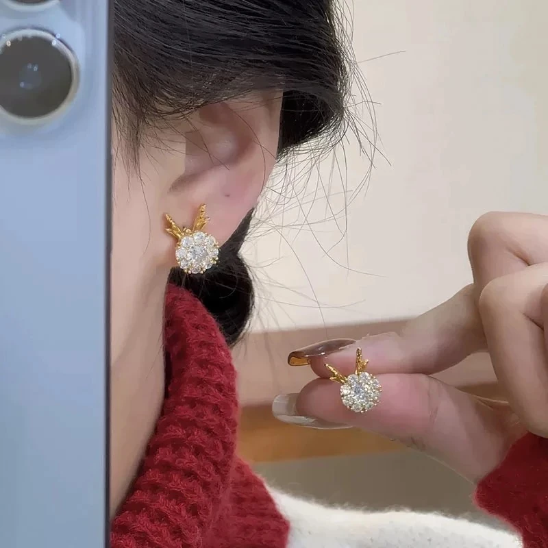 铜合金合成锆石耳饰 气质轻奢时尚可爱百搭红色小众耳环QC2581