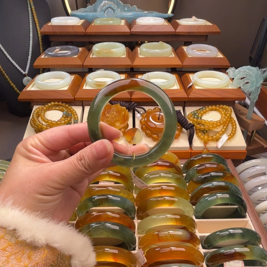 蛇纹石玉未镶嵌手镯54