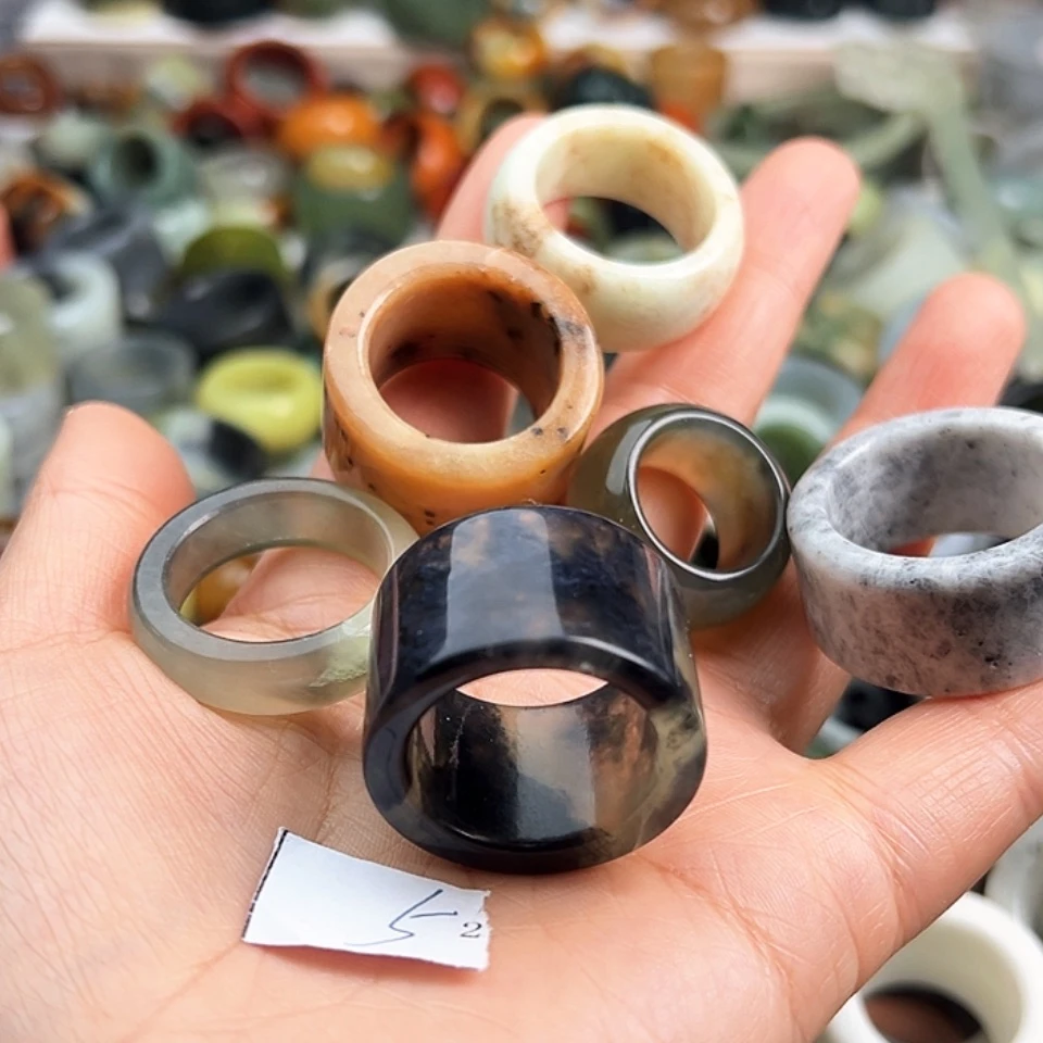 【闪购商品】未镶嵌蛇纹石玉戒指玲*塔