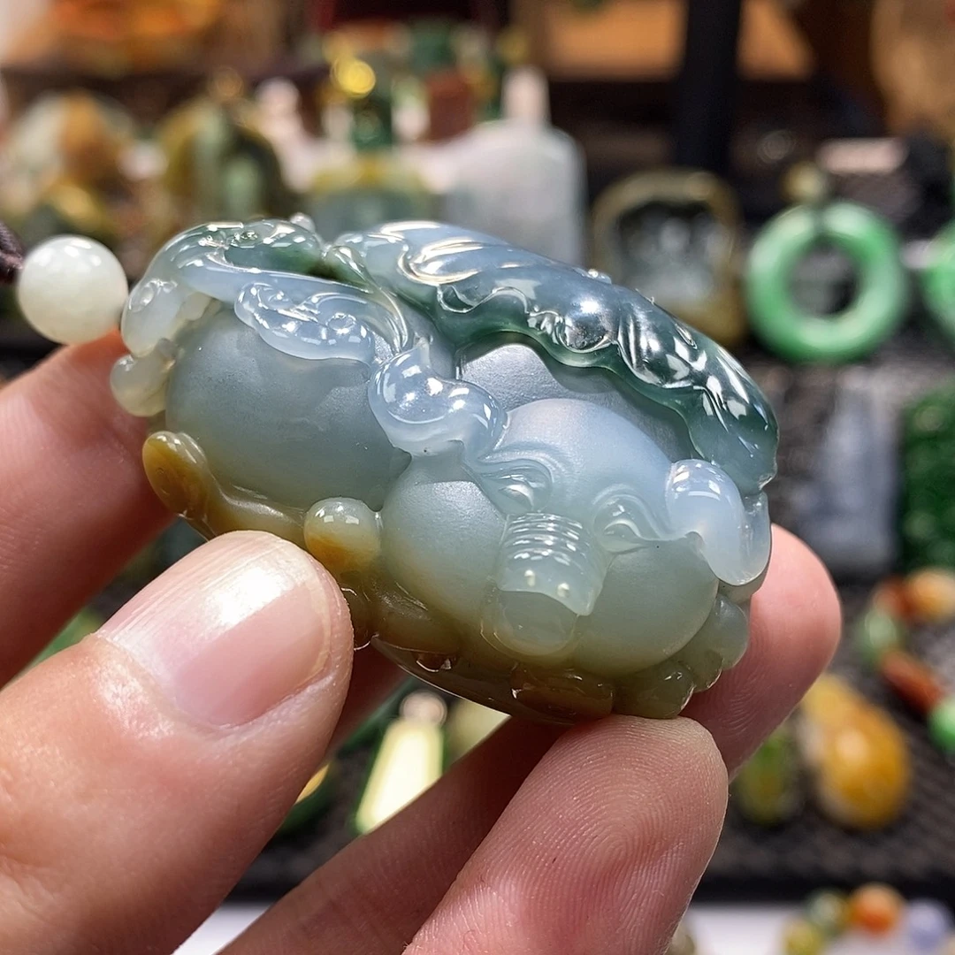 秋***菊翡翠未镶嵌挂件买断不退换