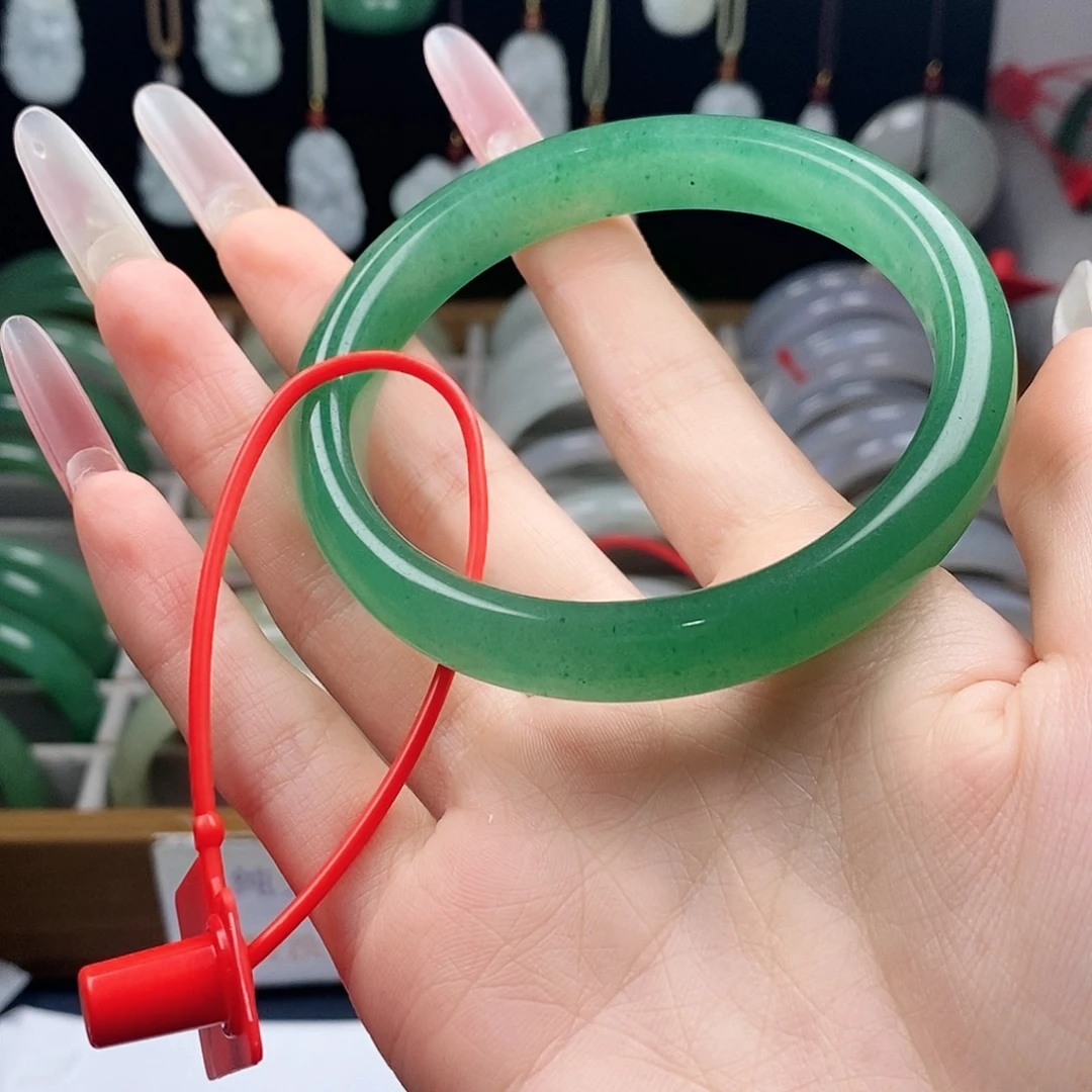 东陵石未镶嵌手镯