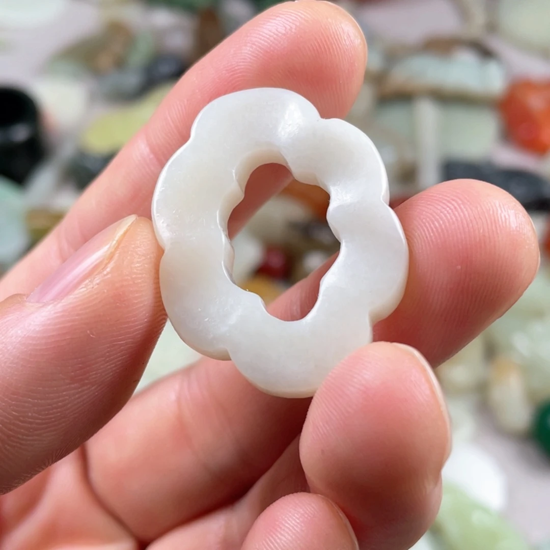 和田玉（糖玉）颈饰未镶嵌森*