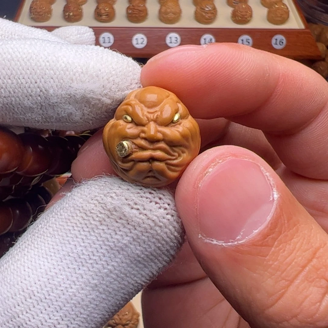 猴头核桃把件迎**上烟鬼拽老板