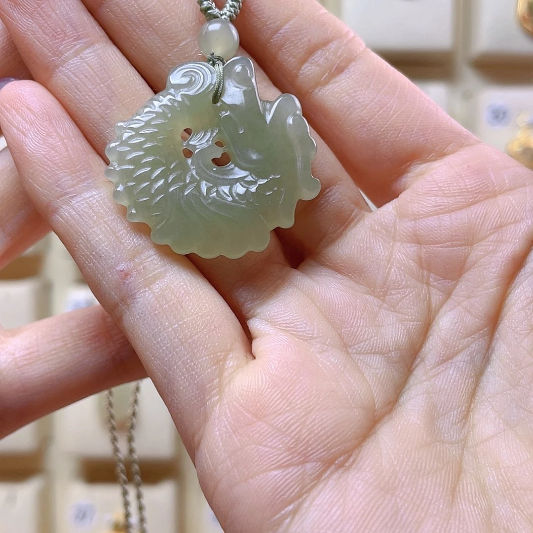 和田玉吊坠(赠链)未镶嵌毛**?