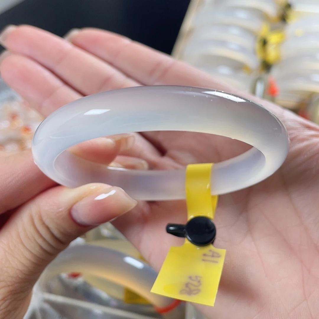 玛瑙/玉髓未镶嵌手镯捡漏5283