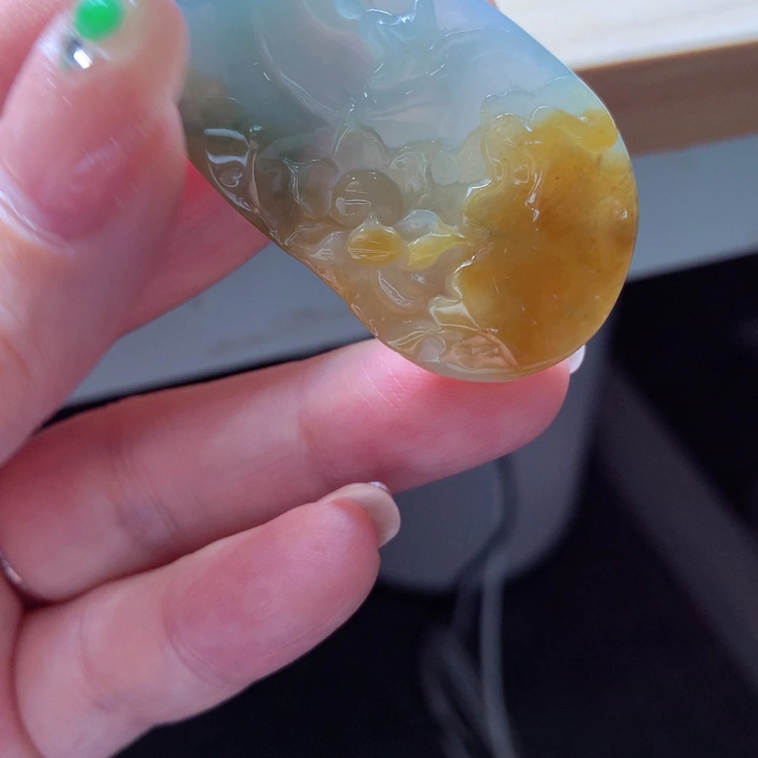 翡翠未镶嵌颈饰吊坠