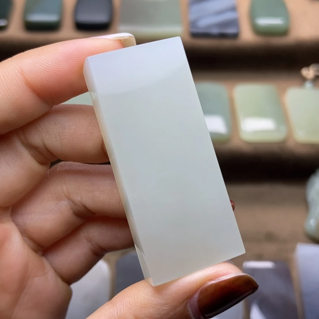 和田玉未镶嵌颈饰尘*.