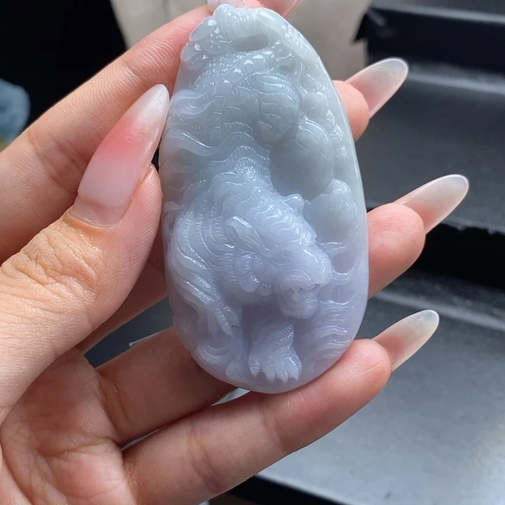 定制翡翠未镶嵌虎牌