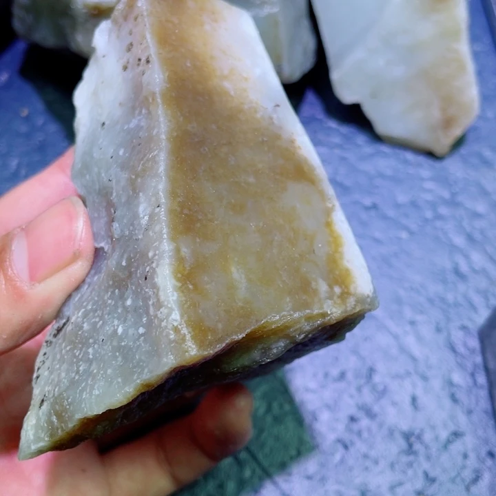 和田玉未镶嵌珠宝半成品