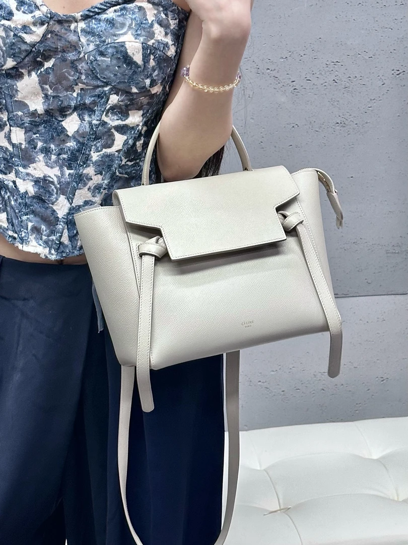 95新 Celine/思琳  celine 白色鲶鱼斜挎包 (K)