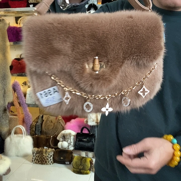 娃叔皮草水貂卡其色包