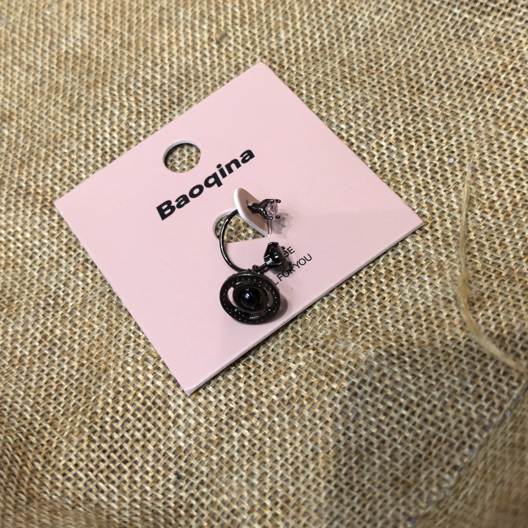 E011黑色星球闪闪拧螺丝款耳骨钉耳钉耳饰