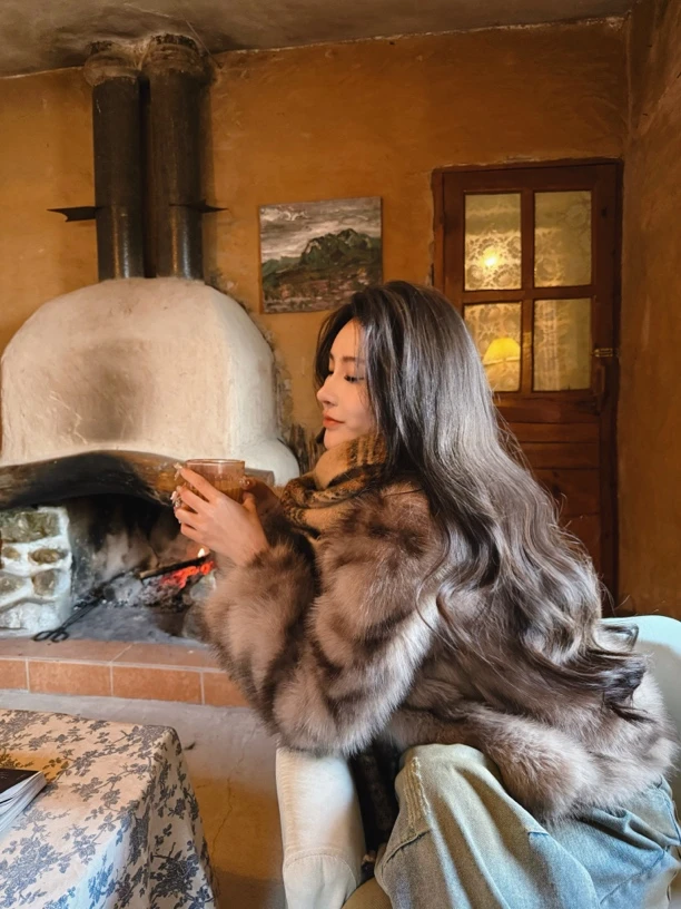 【花花专属】“财阀千金”琥珀色高级定制毛毛外套