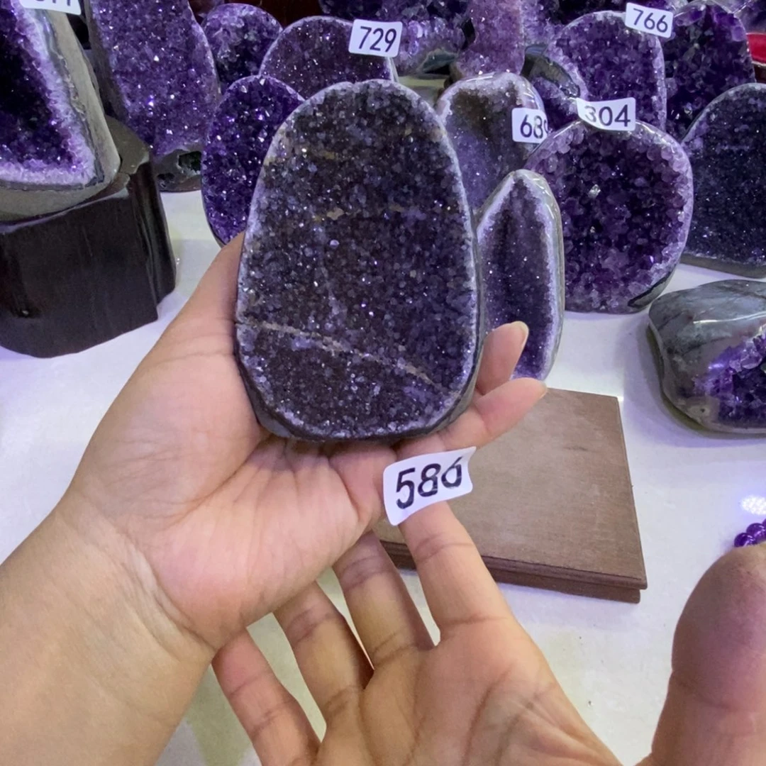 未镶嵌水晶大型摆件（非配饰）