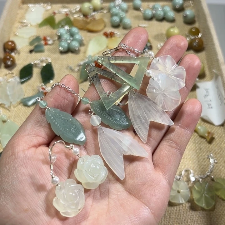 岫玉耳饰未镶嵌许*欢