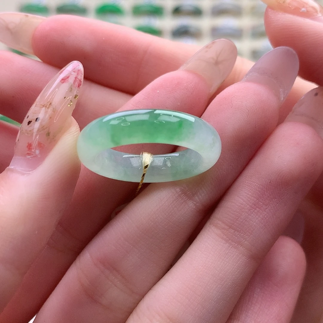 翡翠未镶嵌戒指港18