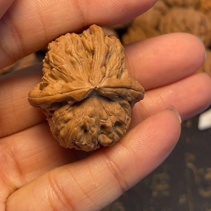 文玩核桃吊坠渲**心文玩核桃异形单只