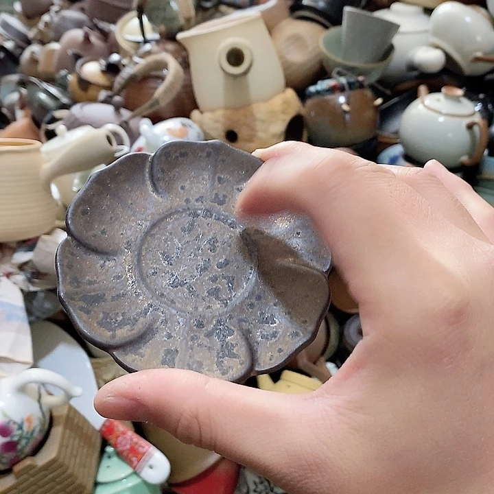 瓷片荷花的小哥哥也有小伙伴在