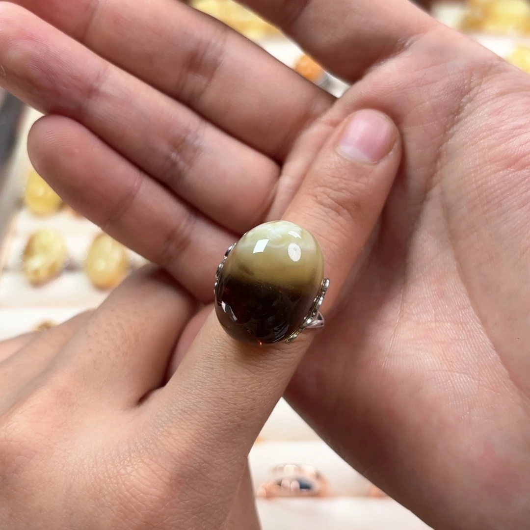 蜜蜡裸石未镶嵌长*戒指